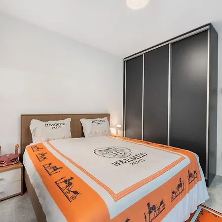 Ayurvedic Palace By Interhome * Prosty